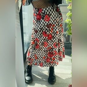 Zara Pleated Long Skirt Clinging Elastic Waist Houndstooth Roses Maxi